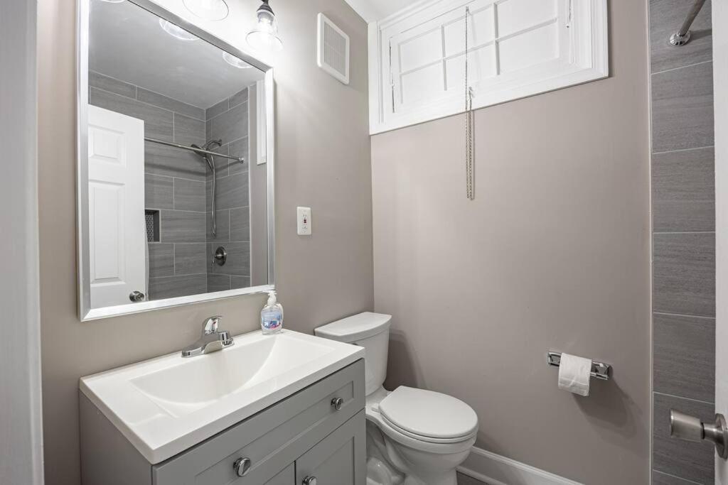 Modern 2br Cozy In Dc Apartment *